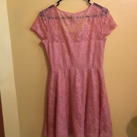 Medium salmon colored lace dress - Picture 2 of 2
